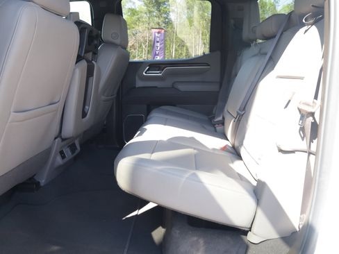 Used 2025 GMC Sierra 1500 SLT image 12