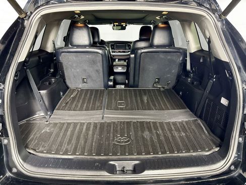 Used 2019 Toyota Highlander Limited image 22
