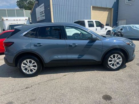 Used 2023 Ford Escape Active w/ Tech Pack #2 AWD/4WD image 6