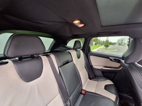 Used 2015 Volvo XC60 T6 Platinum FWD image 35
