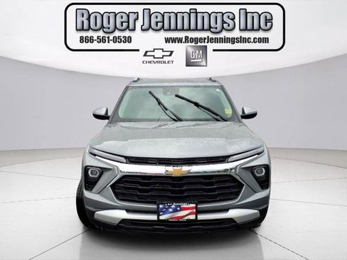 Used 2024 Chevrolet TrailBlazer LT w/ Convenience Package AWD/4WD image 7