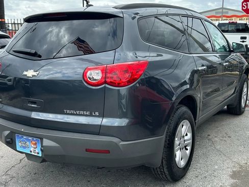 Used 2012 Chevrolet Traverse LS FWD image 5