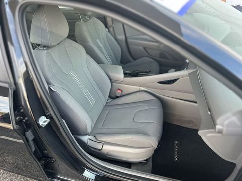 Used 2023 Hyundai Elantra SEL w/ Cargo Package FWD image 26