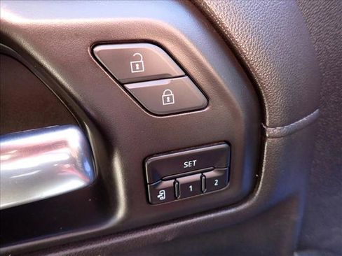 Used 2023 GMC Sierra 2500 Denali w/ Denali Ultimate Package image 17