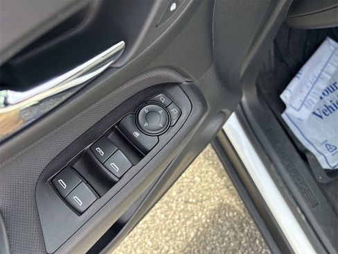 Used 2022 Chevrolet Equinox RS image 19