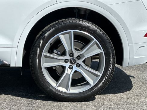 Used 2025 Audi Q5 2.0T Premium w/ Convenience Plus Package AWD/4WD image 26