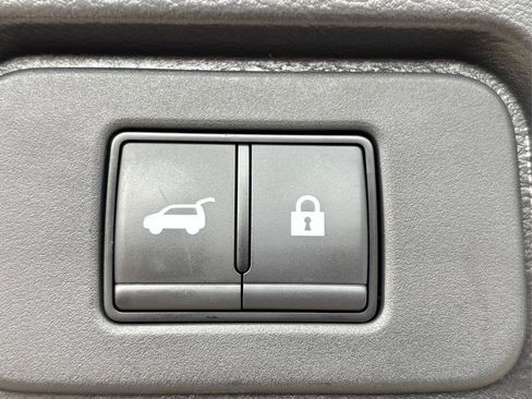 Used 2023 Nissan Rogue SV w/ SV Premium B Package image 14