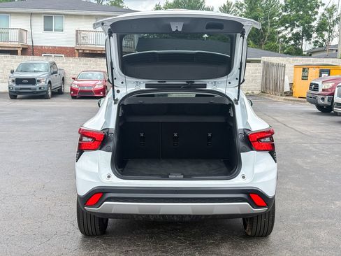 Used 2025 Chevrolet Trax LT w/ Driver Confidence Package FWD image 37