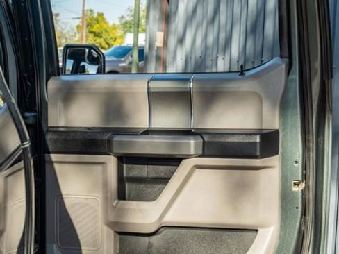 Used 2015 Ford F150 XLT w/ Equipment Group 302A Luxury image 37