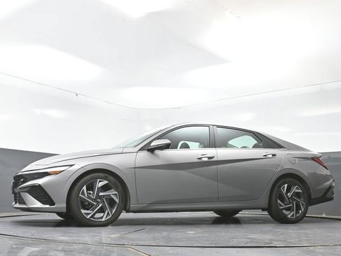 Used 2024 Hyundai Elantra Limited FWD image 54
