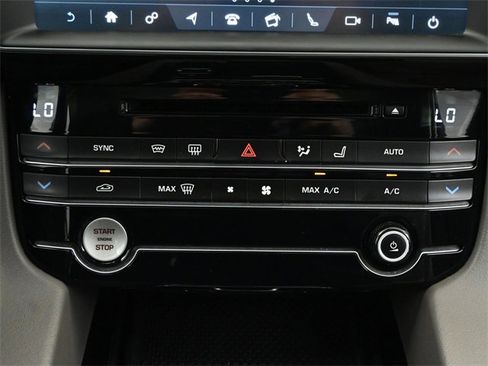 Used 2020 Jaguar F-PACE R-Sport image 33
