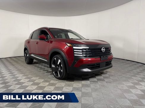 Used 2025 Nissan Kicks SR FWD image 1