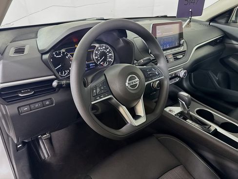 Used 2022 Nissan Altima 2.5 SV FWD image 9