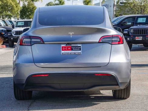 Used 2025 Tesla Model Y Long Range image 5