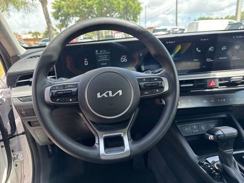 Used 2025 Kia K5 LXS FWD image 28