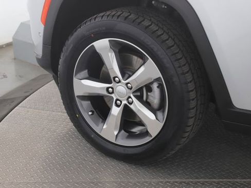 Used 2021 Jeep Grand Cherokee L Limited w/ Luxury Tech Group II image 13