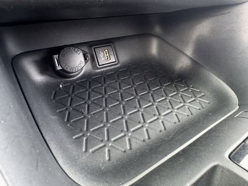 Used 2023 Toyota RAV4 SE w/ Weather & Moonroof Package image 27