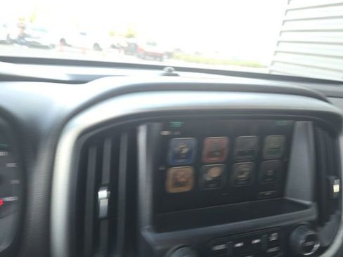 Used 2018 Chevrolet Colorado LT w/ Safety Package image 14