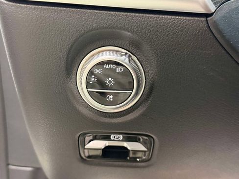 Used 2023 Mercedes-Benz C 300 4MATIC Sedan image 30
