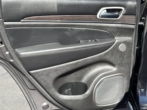 Used 2018 Jeep Grand Cherokee Overland AWD/4WD image 12