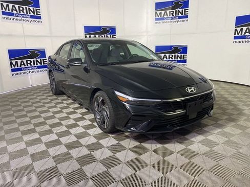 Used 2024 Hyundai Elantra Limited image 1
