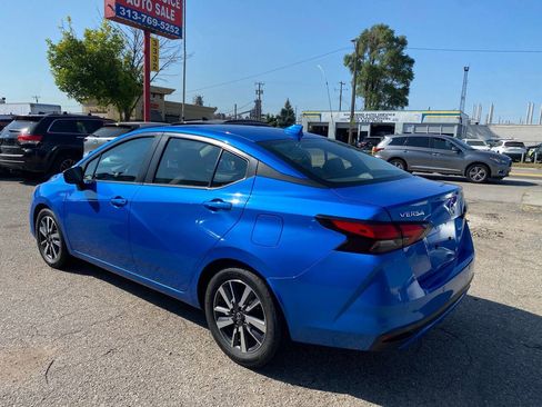 Used 2021 Nissan Versa SV image 7