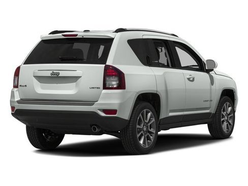 Used 2016 Jeep Compass Latitude AWD/4WD image 5
