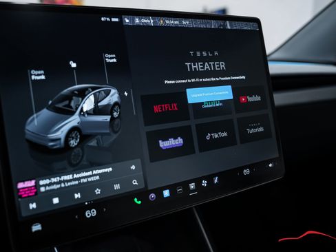 Used 2026 Tesla Model Y 2WD image 83