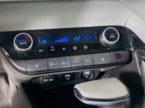 Certified 2022 Hyundai Elantra SEL w/ Convenience + Premium Package FWD image 17