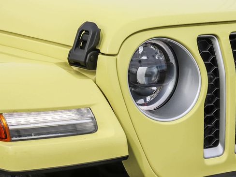 Used 2023 Jeep Wrangler Sahara w/ Cold Weather Group image 4