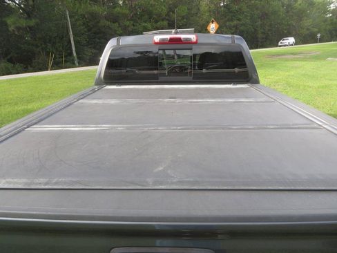 Used 2017 Chevrolet Colorado LT w/ LT Convenience Package RWD image 11