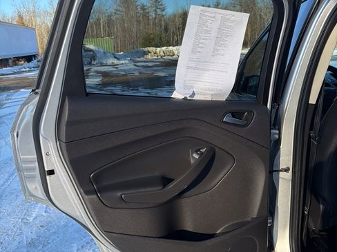 Used 2017 Ford Escape SE image 11