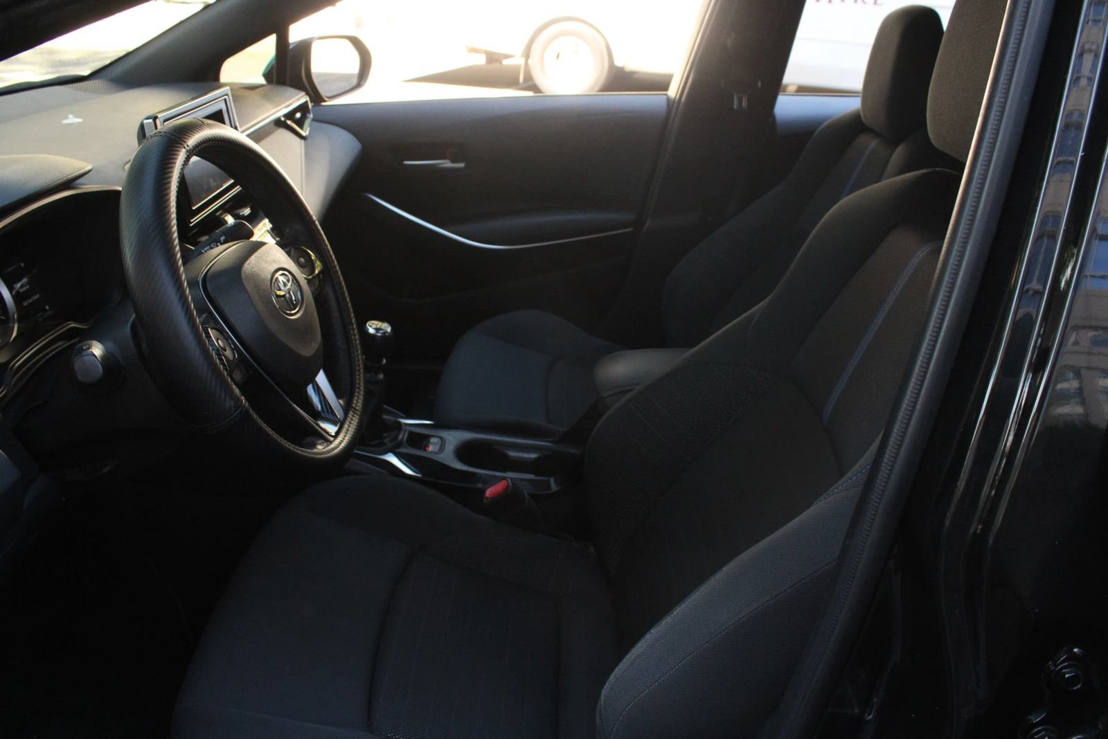 Used 2020 Toyota Corolla SE FWD image 14
