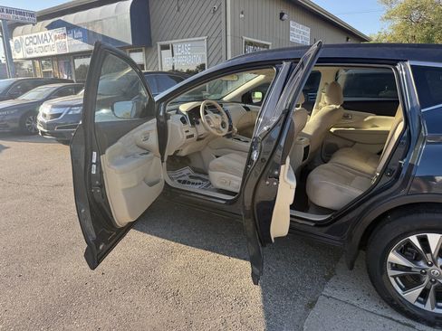 Used 2015 Nissan Murano SV w/ Cargo Package w/Cover image 24