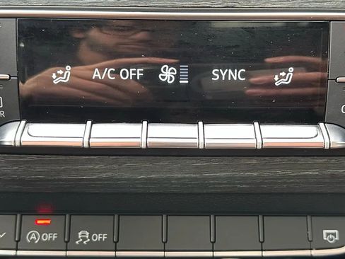 Used 2018 Audi A4 2.0T Premium w/ Convenience Package image 19