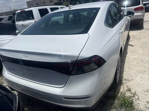 Used 2025 Honda Accord LX image 7