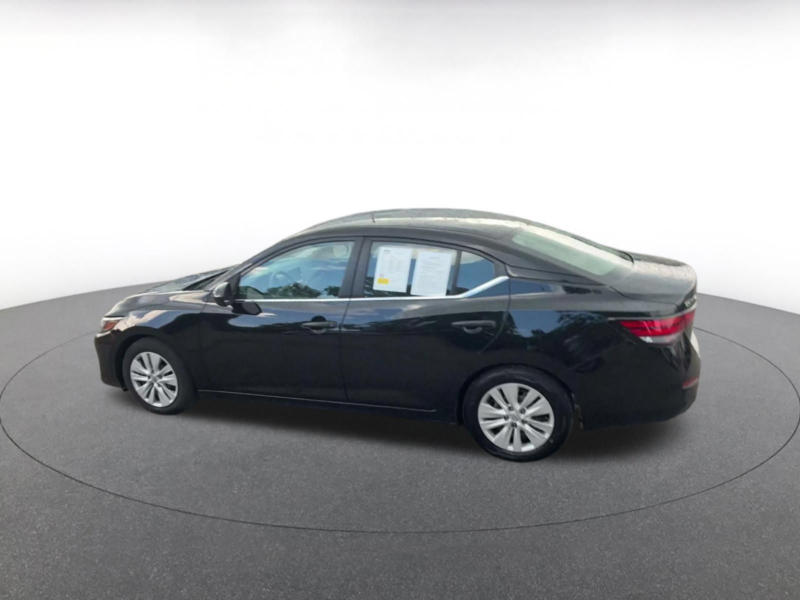 Used 2025 Nissan Sentra S FWD image 9