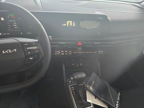 New 2026 Kia Sportage SX image 2