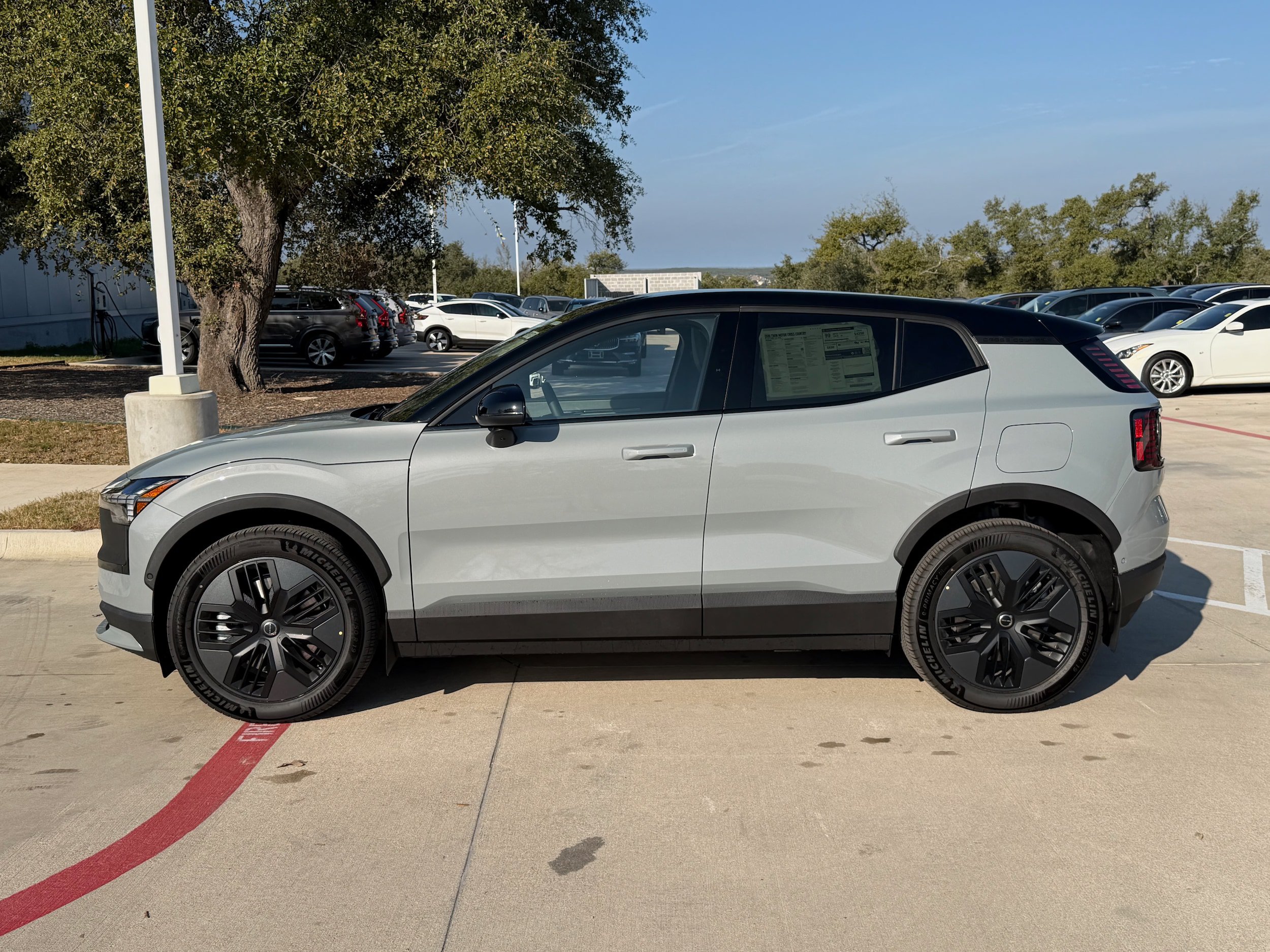 Used 2026 Volvo EX30 Cross Country Ultra w/ Protection Package Premier AWD/4WD image 3
