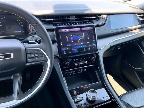 Used 2023 Jeep Grand Cherokee 4WD 4xe w/ Luxury Tech Group II image 6
