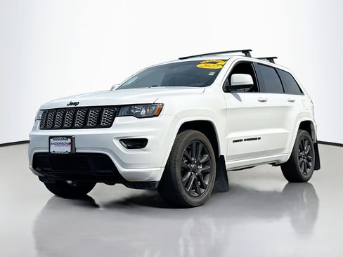 Used 2022 Jeep Grand Cherokee Laredo X image 14