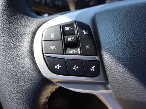 Used 2024 Ford Explorer Limited w/ Limited Technology Package AWD/4WD image 17
