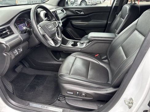 Used 2023 GMC Acadia SLT FWD image 9