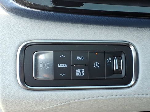 Used 2026 Buick Enclave Avenir w/ Super Cruise Package AWD/4WD image 23