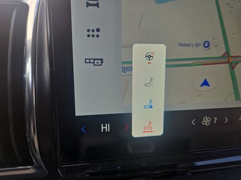 Used 2025 Ford Expedition Platinum image 29