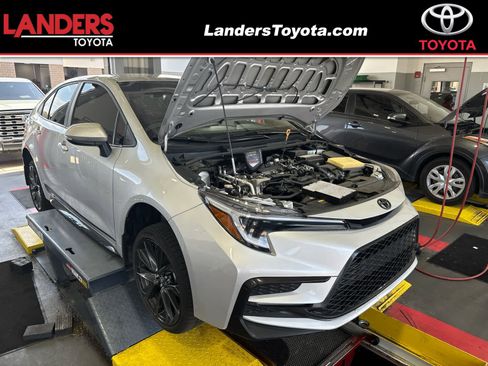 Used 2024 Toyota Corolla SE FWD image 1