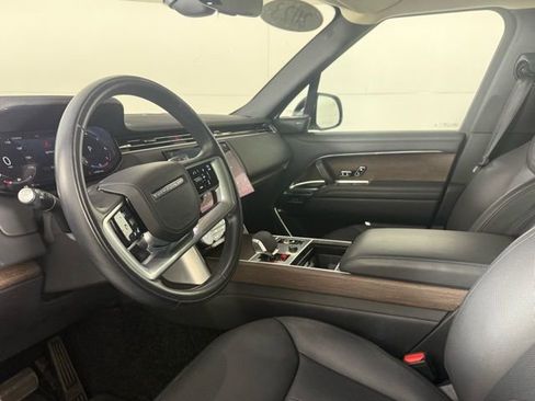 Used 2023 Land Rover Range Rover SE image 16