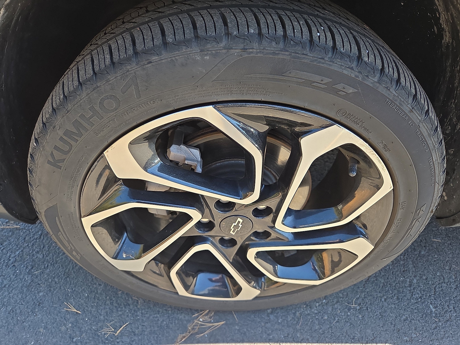 Used 2024 Chevrolet Trax RS w/ Sunroof Package FWD image 12
