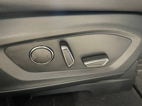 Used 2020 Ford Explorer Limited image 30