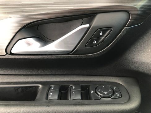 Used 2024 GMC Terrain SLE image 39